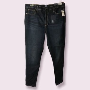 Gap True Skinny size 16/33